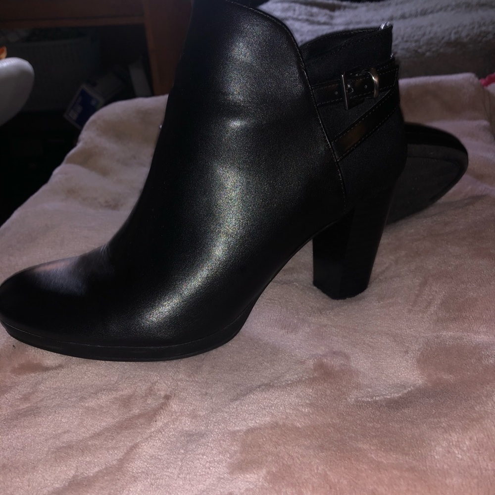 Boot - Picture 3 of 4